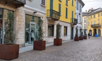 Il centro di Treviglio si rifà il look con le nuove fioriere