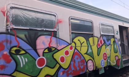 Un altro treno vandalizzato, questa volta sulla linea Bergamo-Milano