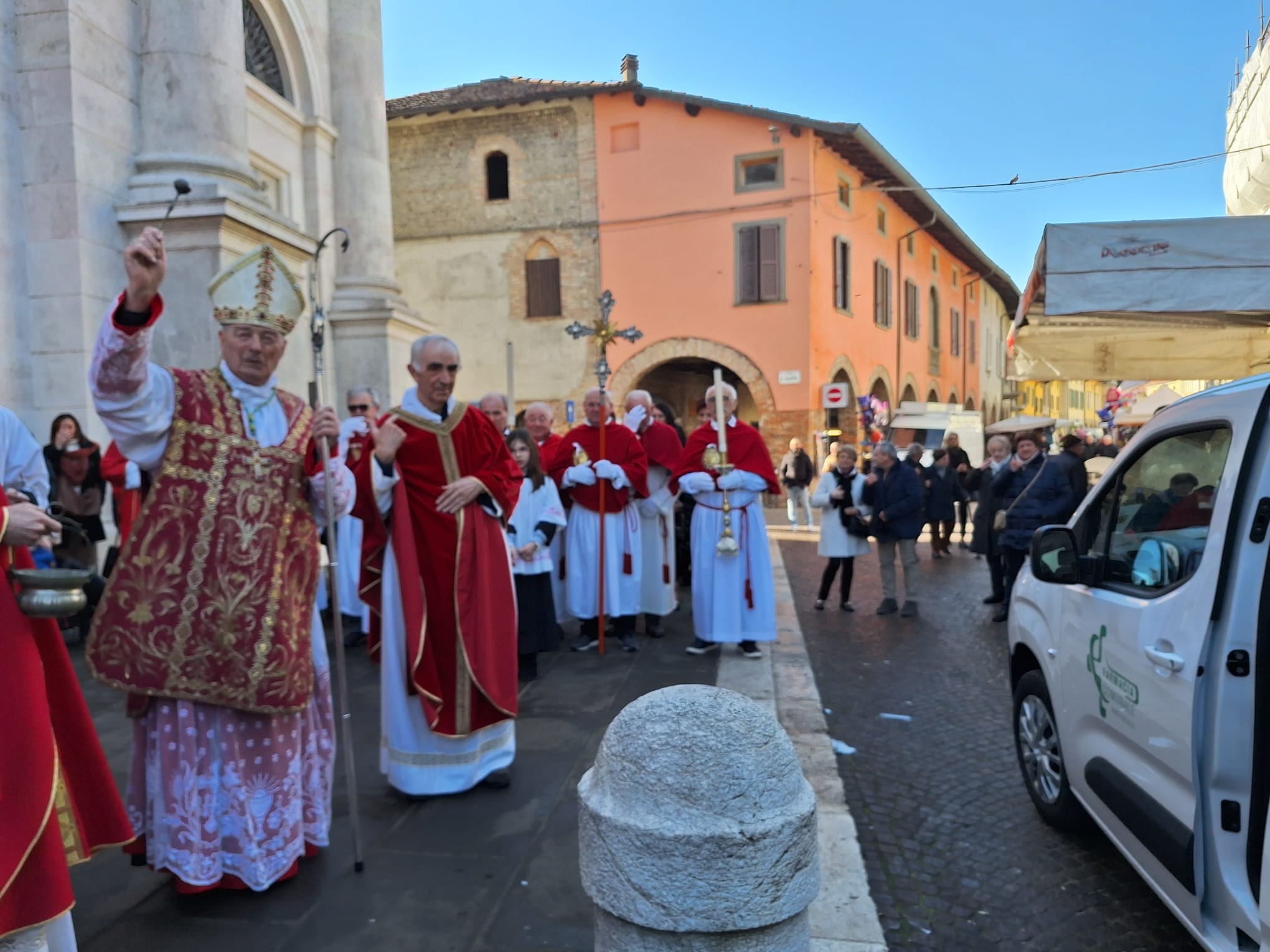 Martinengo Inaugurato il nuovo mezzo per il trasporto sociale durante la festa patronale