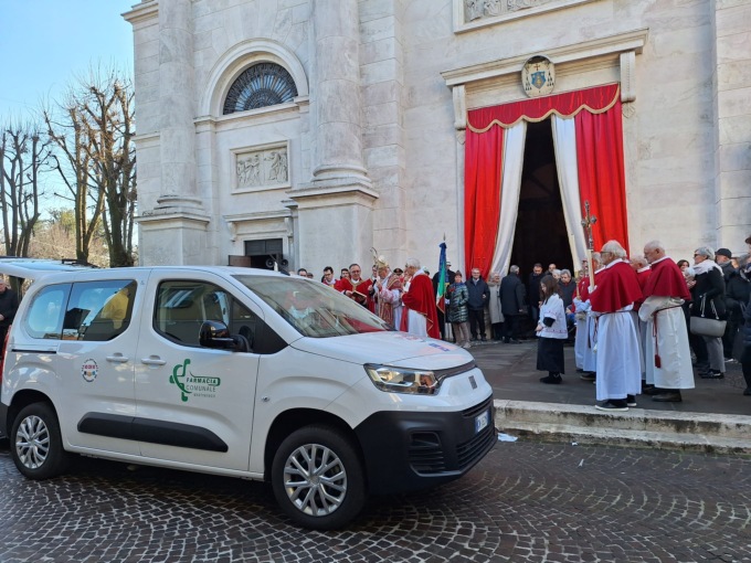 Alla festa patronale inaugurato il nuovo mezzo per il trasporto sociale
