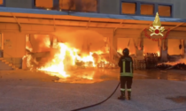 Vigili del fuoco in azione per tutta la notte a Truccazzano, ma l'azienda continua a bruciare