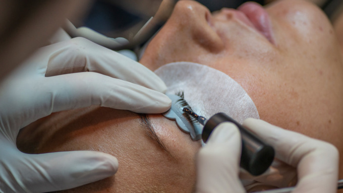 Innovazione e crescita: i corsi Kalentin per la laminazione delle ciglia