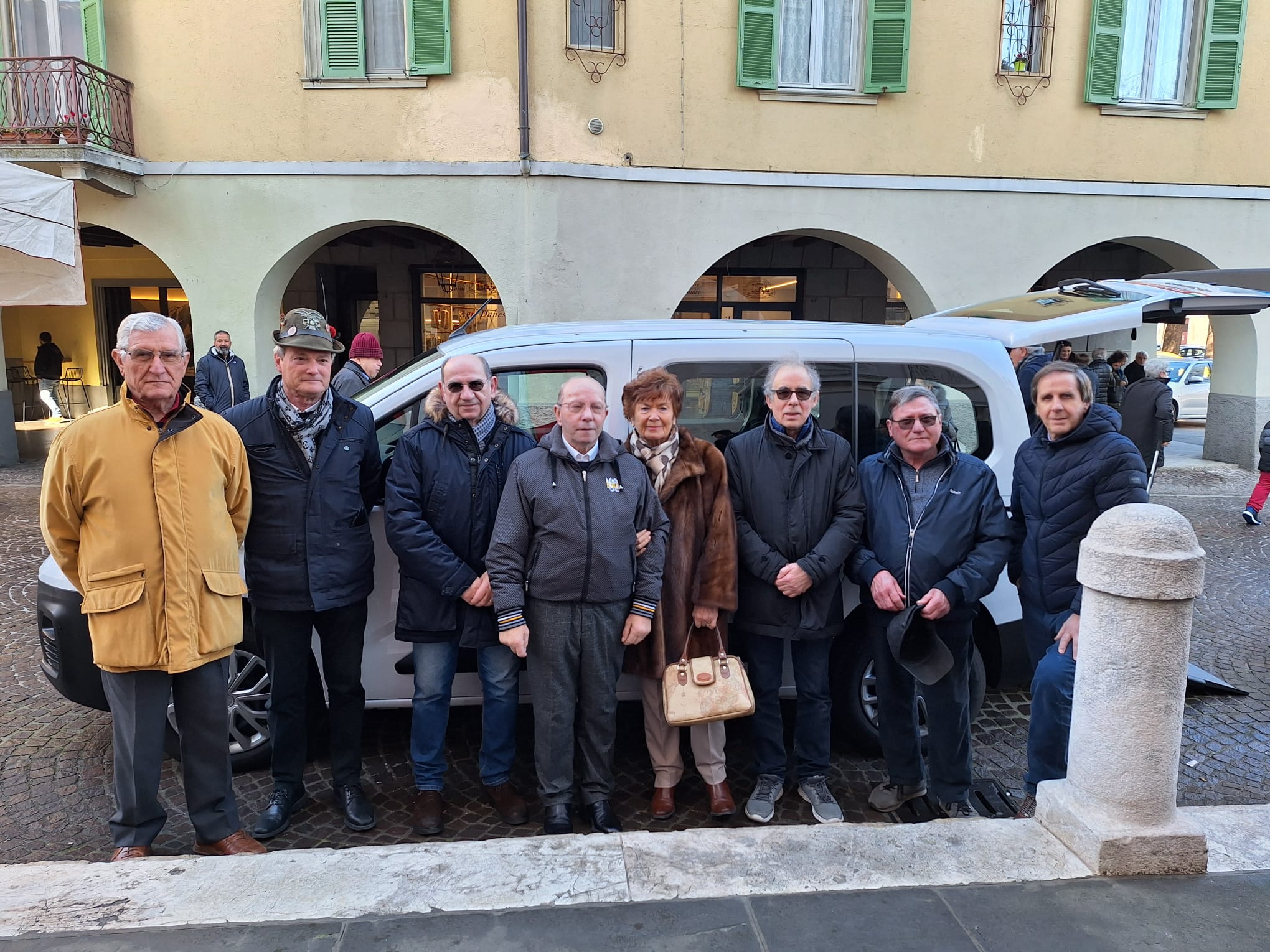 Martinengo Inaugurato il nuovo mezzo per il trasporto sociale durante la festa patronale