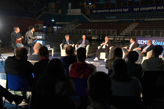 Blu Basket, il botta e risposta tra il presidente Mascio e gli ex soci