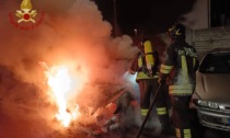 Incendio nella notte, auto in fiamme a Fontanella