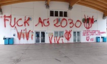 No vax in azione al Palaspirà: vandalizzati gli esterni dell'ex centro vaccinale