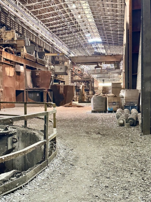 L’acciaieria dismessa riparte con un nuovo acquirente: “Riprenderemo gli operai che hanno lavorato qui”