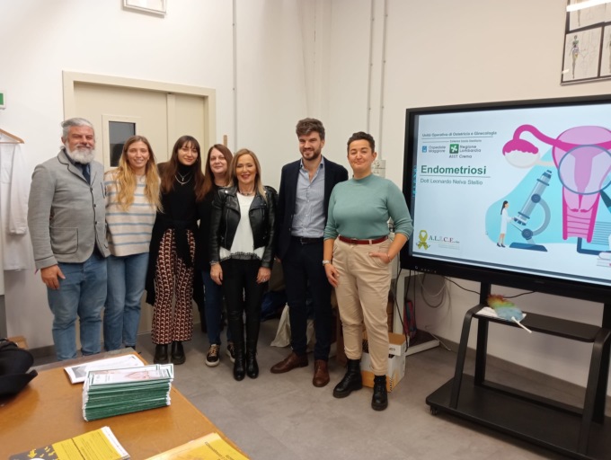 Endometriosi, marzo è il mese della consapevolezza e si inizia dai banchi di scuola