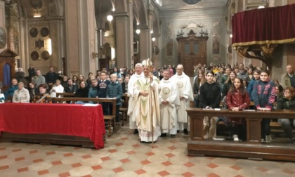 Il vescovo di Cremona monsignor Antonio Napolioni in visita pastorale