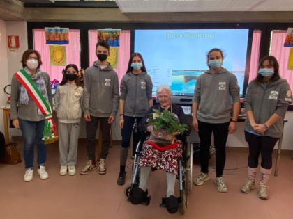 Holden Equestrian Academy in visita alla Rsa di Gorgonzola per festeggiare