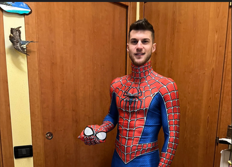 Spider-Tia, l’eroe quotidiano che dona sorrisi ai bambini