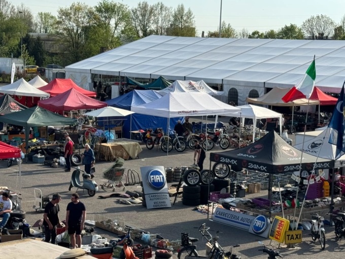 Oltre seimila visitatori per la prima edizione della mostra scambio di auto, moto e bici