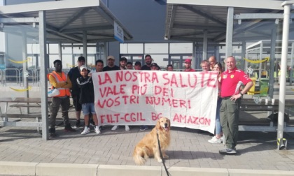 Dipendenti di Amazon in sciopero: "La nostra salute viene prima dei clienti"
