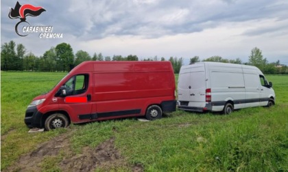 Ritrovati in campagna due furgoni rubati