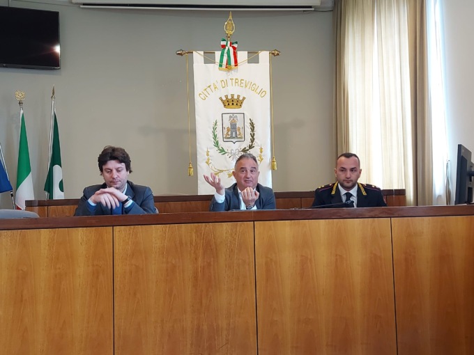 Rifiuti abbandonati a Treviglio, sanzioni per 23 mila euro
