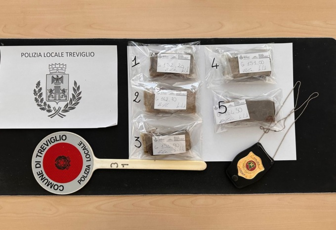 Droga nascosta nella roggia a Treviglio, blitz della Locale