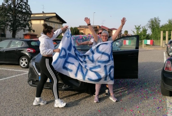 L’animatrice Nicoletta Bellebono saluta i nonni della «Balicco» e va in pensione