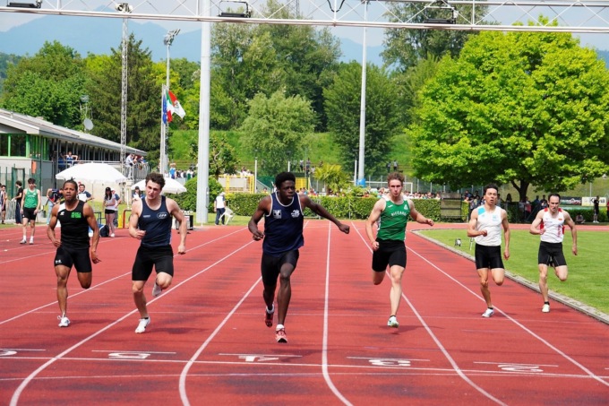 Il colognese Ndiaye dell’Atletica Pianura Bergamasca vola nei 100 e 200 mt