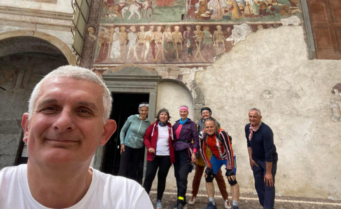 “Garabugi” in sella per il pellegrinaggio di pace “Il filo infinito”