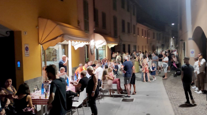 Sere d’estate, isola pedonale in centro con i commercianti