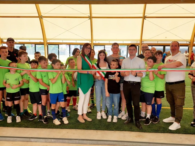Inaugurate le tensostrutture, Ciserano apre a nuove attività sportive