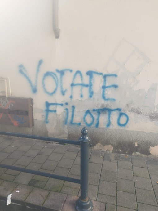 Atti vandalici a sfondo politico, telecamere al vaglio della Polizia locale