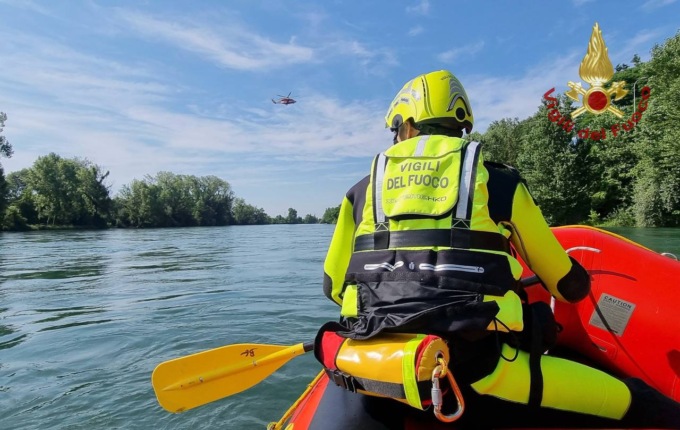 Cade dalla diga e finisce nell’Adda: disperso un operaio
