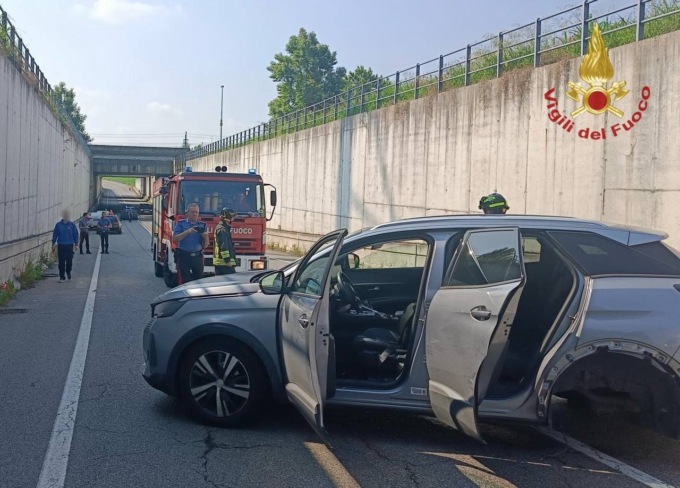 Schianto nel sottopasso di Brebemi, intervengono i Vigili del fuoco