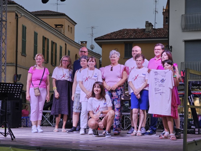 Boom di presenze per la camminata rosa “Noi X le Donne”