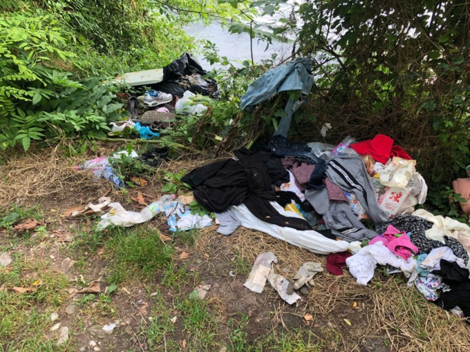 Una discarica abusiva trovata sulle rive del Fiume Oglio
