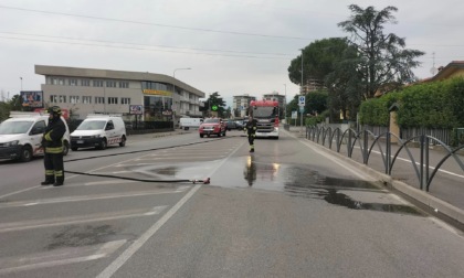 Fuga di gas in Corso Europa, Vigili del fuoco sul posto e tratto chiuso alla circolazione