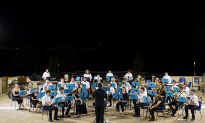 La banda di Caravaggio in concerto sulla riva del Garda