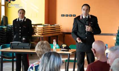 Carabinieri in oratorio per parlare di truffe e prevenzione, con gli anziani