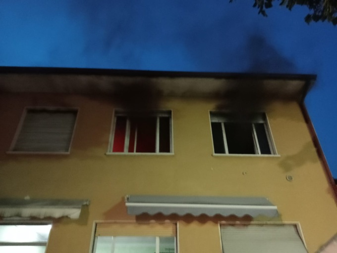 Brucia la sede dei “Pantelù” a Crema, la Bcc dona 5mila euro per la rinascita
