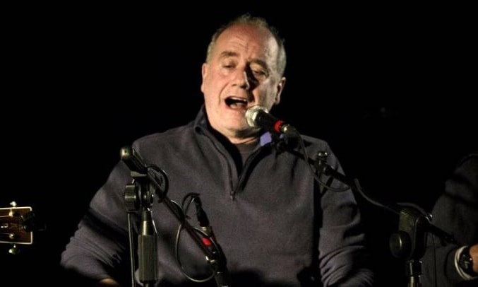 “Ciao prof”, colleghi ed ex alunni piangono Egildo Simeone, pittore e musicista