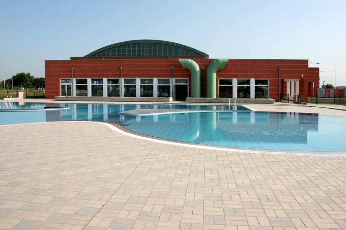 Piscina Pandino, previste perdite nei prossimi tre anni, il sindaco: “Ci assumiamo il rischio con coraggio”