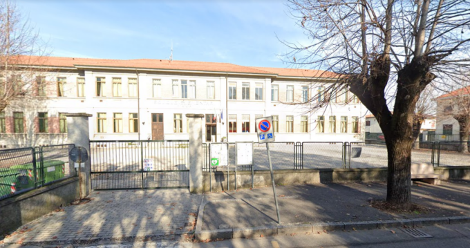 Fara a un bivio: ristrutturare la Primaria o costruirne una nuova?
