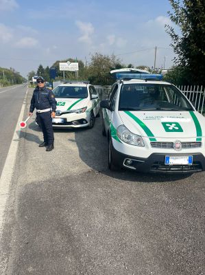 Fermato perché sprovvisto di revisione, circolava nonostante il fermo fiscale. Multato per quasi 2000 euro