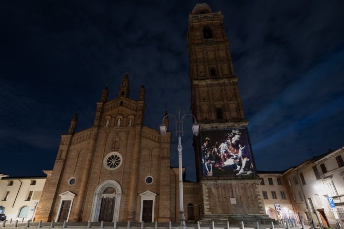 Per il compleanno del Merisi i quadri del maestro proiettati sul campanile