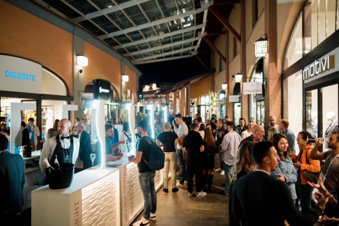 Al Franciacorta Village l’estate si chiude tra bollicine, musica e shopping al chiaro di luna