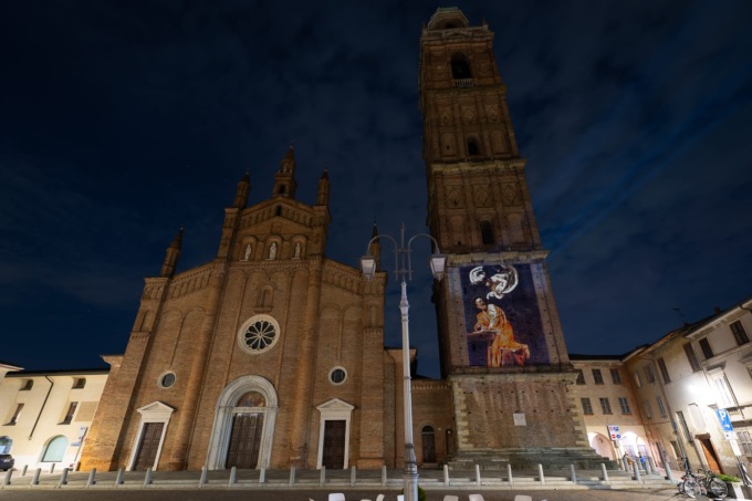 Quadri del Caravaggio proiettati sul campanile