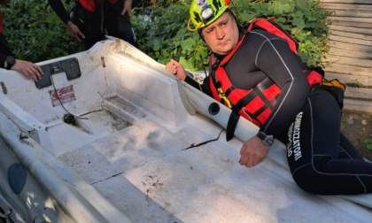 Vandalizzano il gommone dei sommozzatori, il presidente: "Un brutto segnale"