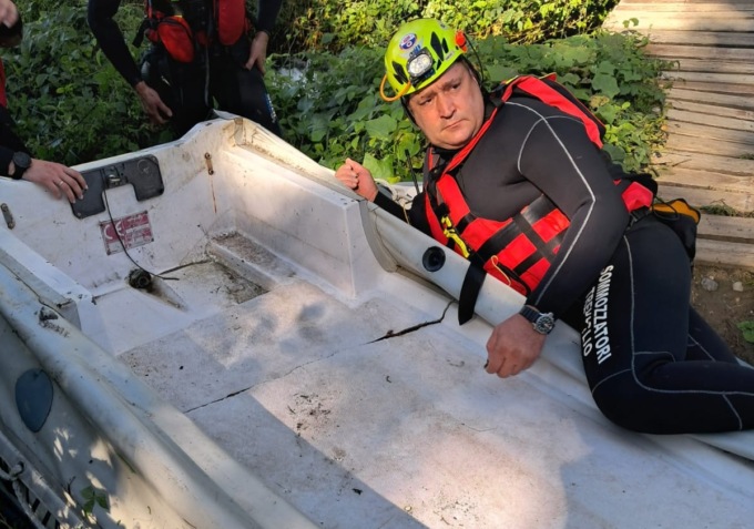 Vandalizzano il gommone dei sommozzatori, il presidente: “Un brutto segnale”