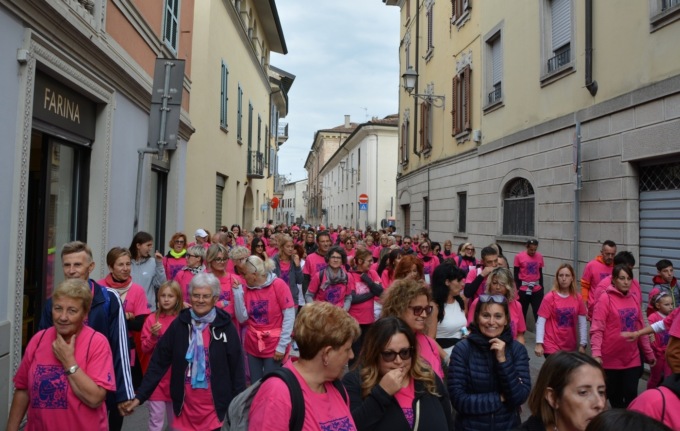 Una marea rosa invade la città