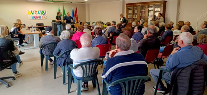 La Festa dei Nonni riempie di emozione la sala consiliare