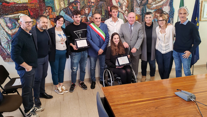 Arzago celebra i suoi campioni paralimpici Giulia Terzi e Stefano Raimondi