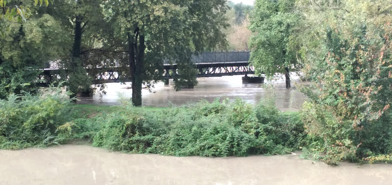 esonda l'adda a fara