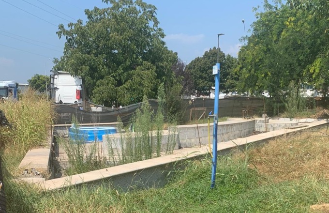 Degrado nel parcheggio dei Tir: «In sei mesi nulla è cambiato»