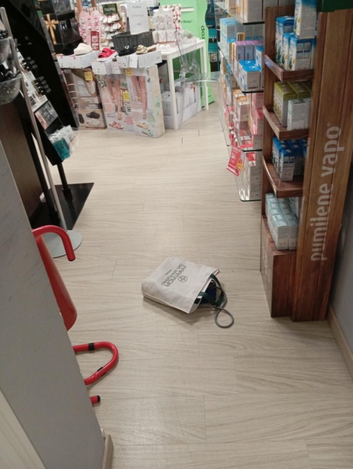 Colpo in farmacia