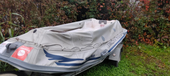 Dopo il vandalismo, la Bcc Treviglio dona un nuovo gommone ai Sommozzatori